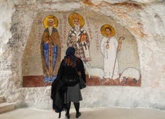 Ljiljana je 10 godina bila u braku sa Gavrilom, ali nikako nije mogla da zatrudni: Sama je dovela Maru u njihov bračni krevet, a čitava Crna Gora je bila u šoku Ljiljana je 10 godina bila u braku sa Gavrilom, ali nikako nije mogla da zatrudni: Sama je dovela Maru u njihov bračni krevet, a čitava Crna Gora je bila u šoku