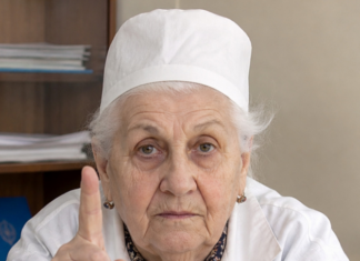 Nanesite ovo ulje na noge pre spavanja: Zaboravljena metoda lekara za očuvanje krvnih sudova i zglobova Nanesite ovo ulje na noge pre spavanja: Zaboravljena metoda lekara za očuvanje krvnih sudova i zglobova