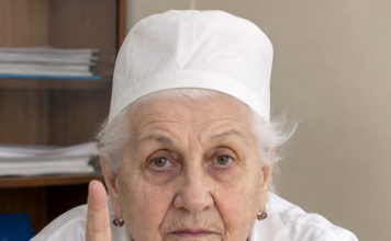 Nanesite ovo ulje na noge pre spavanja: Zaboravljena metoda lekara za očuvanje krvnih sudova i zglobova Nanesite ovo ulje na noge pre spavanja: Zaboravljena metoda lekara za očuvanje krvnih sudova i zglobova