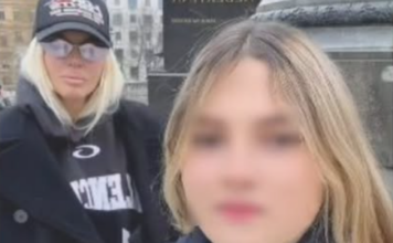 Ne skrivaju više ljubav, Nika otkrila s kim je u vezi! Uplovila u vezu s duplo starijim političarem! Duško i Jelena poludili kad su otkrili ko je u pitanju, a vi ćete se šokirat Ne skrivaju više ljubav, Nika otkrila s kim je u vezi! Uplovila u vezu s duplo starijim političarem! Duško i Jelena poludili kad su otkrili ko je u pitanju, a vi ćete se šokirat