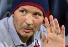 “Osetio sam samo 1 simptom, danima sam plakao dok mi je život prolazio pred očima”: Ovako je Siniša Mihajlović saznao da ima rak "Osetio sam samo 1 simptom, danima sam plakao dok mi je život prolazio pred očima": Ovako je Siniša Mihajlović saznao da ima rak