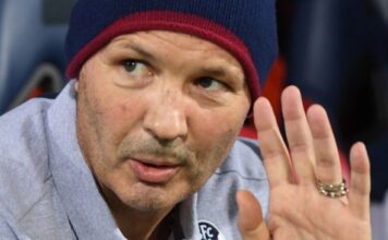 “Osetio sam samo 1 simptom, danima sam plakao dok mi je život prolazio pred očima”: Ovako je Siniša Mihajlović saznao da ima rak "Osetio sam samo 1 simptom, danima sam plakao dok mi je život prolazio pred očima": Ovako je Siniša Mihajlović saznao da ima rak