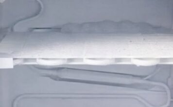 OVO SREDSTVO OTAPA SAV LED IZ FRIŽIDERA: Svi ga imate u kuhinji, a SPASIT će vas! OVO SREDSTVO OTAPA SAV LED IZ FRIŽIDERA: Svi ga imate u kuhinji, a SPASIT će vas!