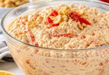 POSNA URNEBES SALATA sa kikirikijem i pecenom paprikom POSNA URNEBES SALATA sa kikirikijem i pecenom paprikom
