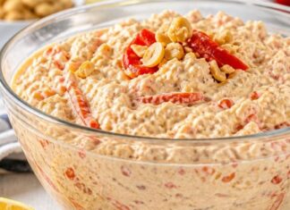 POSNA URNEBES SALATA sa kikirikijem i pecenom paprikom POSNA URNEBES SALATA sa kikirikijem i pecenom paprikom