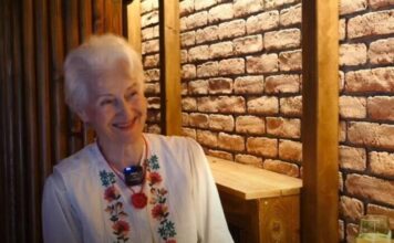 PROFESORKA SPOMENKA IMA 80 GODINA I OSEĆA SE NIKAD BOLJE: Njeni životni saveti su zlata vredni i svi treba da ih čuju PROFESORKA SPOMENKA IMA 80 GODINA I OSEĆA SE NIKAD BOLJE: Njeni životni saveti su zlata vredni i svi treba da ih čuju