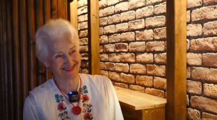 PROFESORKA SPOMENKA IMA 80 GODINA I OSEĆA SE NIKAD BOLJE: Njeni životni saveti su zlata vredni i svi treba da ih čuju PROFESORKA SPOMENKA IMA 80 GODINA I OSEĆA SE NIKAD BOLJE: Njeni životni saveti su zlata vredni i svi treba da ih čuju