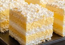 Puslica torta sa žutim filom i šlagom kremasta klasika u slojevima… Puslica torta sa žutim filom i šlagom kremasta klasika u slojevima…