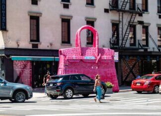 Retka Hermès Birkin torba sa dva potpisa na aukciji luksuznih predmeta Retka Hermès Birkin torba sa dva potpisa na aukciji luksuznih predmeta