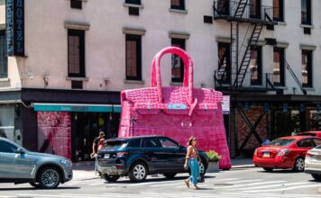 Retka Hermès Birkin torba sa dva potpisa na aukciji luksuznih predmeta Retka Hermès Birkin torba sa dva potpisa na aukciji luksuznih predmeta