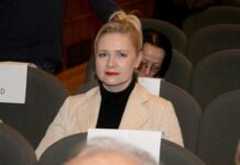 Sa Glogovcem razmenjivala nežnost, pa se preko noći udala za njegovog kolegu: Kad se od njega razvela, godinama se borila sa psihičkim problemima Sa Glogovcem razmenjivala nežnost, pa se preko noći udala za njegovog kolegu: Kad se od njega razvela, godinama se borila sa psihičkim problemima