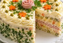 SALATA „RUSKA“ TORTA dekorativna, kremasta i savršena za svaku trpezu! SALATA „RUSKA“ TORTA dekorativna, kremasta i savršena za svaku trpezu!