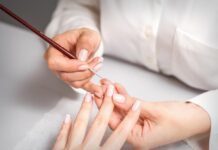 Šifon nokti oličenje su pravog luksuza i lepote: Deluju prirodno i podmlađuju izgled Šifon nokti oličenje su pravog luksuza i lepote: Deluju prirodno i podmlađuju izgled