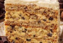 STARINSKI HIT KOJI OSVAJA: Grčka torta iz bakine sveske STARINSKI HIT KOJI OSVAJA: Grčka torta iz bakine sveske