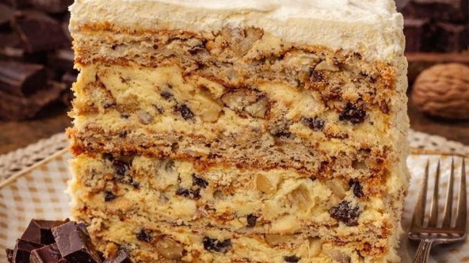 STARINSKI HIT KOJI OSVAJA: Grčka torta iz bakine sveske STARINSKI HIT KOJI OSVAJA: Grčka torta iz bakine sveske