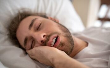 Stomatolozi kažu da ove dve navike razaraju zube: Ako dišete na usta odmah prestanite, a druge se ne biste ni setili dok ne bude kasno Stomatolozi kažu da ove dve navike razaraju zube: Ako dišete na usta odmah prestanite, a druge se ne biste ni setili dok ne bude kasno