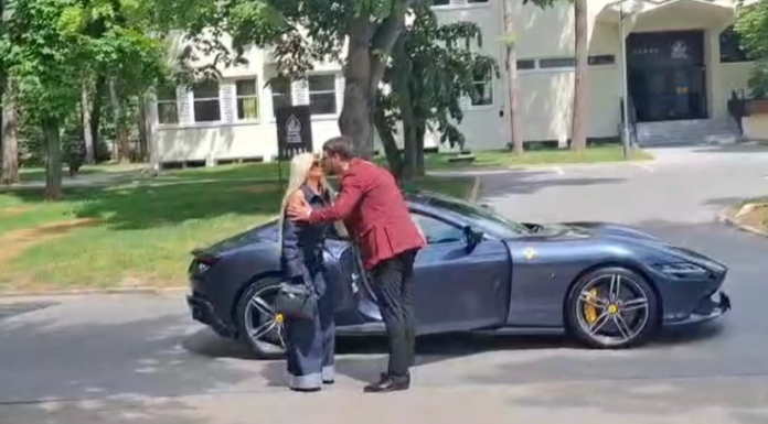 Strasno se ljube u javnosti: Dara Bubamara po prvi put pokazala svog mlađeg dečka Strasno se ljube u javnosti: Dara Bubamara po prvi put pokazala svog mlađeg dečka