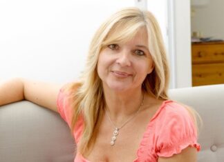Svaka žena posle 50. godine treba ovako da započne jutro: U prvom satu nakon buđenja uradite sledeće 3 stvari – dokazano usporavaju starenje Svaka žena posle 50. godine treba ovako da započne jutro: U prvom satu nakon buđenja uradite sledeće 3 stvari - dokazano usporavaju starenje