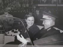 Titova sahrana bila je prava misterija: 2 decenije je bilo potrebno da bude otkrivena strogo čuvana tajna, milioni su u prenosu gledali pokop, a sve je bila laž Titova sahrana bila je prava misterija: 2 decenije je bilo potrebno da bude otkrivena strogo čuvana tajna, milioni su u prenosu gledali pokop, a sve je bila laž