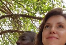 “Udala sam se za Afrikanca i rodila mu 4 dece”: Natalija sreću pronašla u Gani pa zbog poklona koji je donela svekrvi doživela blam veka "Udala sam se za Afrikanca i rodila mu 4 dece": Natalija sreću pronašla u Gani pa zbog poklona koji je donela svekrvi doživela blam veka