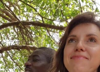 “Udala sam se za Afrikanca i rodila mu 4 dece”: Natalija sreću pronašla u Gani pa zbog poklona koji je donela svekrvi doživela blam veka "Udala sam se za Afrikanca i rodila mu 4 dece": Natalija sreću pronašla u Gani pa zbog poklona koji je donela svekrvi doživela blam veka