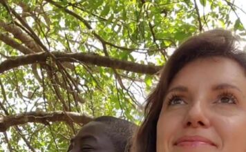 “Udala sam se za Afrikanca i rodila mu 4 dece”: Natalija sreću pronašla u Gani pa zbog poklona koji je donela svekrvi doživela blam veka "Udala sam se za Afrikanca i rodila mu 4 dece": Natalija sreću pronašla u Gani pa zbog poklona koji je donela svekrvi doživela blam veka