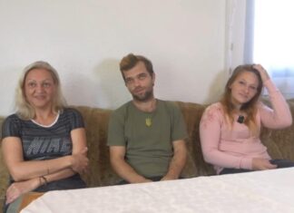 UPOZNAJTE SULTANA OD BOSNE! Elmedin živi sa dve žene, o tome je kaže MAŠTAO CEO ŽIVOT, a raspored u spavaćoj sobi im je HIT: Prvo sa jednom, pa onda sa drugom! UPOZNAJTE SULTANA OD BOSNE! Elmedin živi sa dve žene, o tome je kaže MAŠTAO CEO ŽIVOT, a raspored u spavaćoj sobi im je HIT: Prvo sa jednom, pa onda sa drugom!