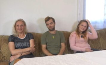 UPOZNAJTE SULTANA OD BOSNE! Elmedin živi sa dve žene, o tome je kaže MAŠTAO CEO ŽIVOT, a raspored u spavaćoj sobi im je HIT: Prvo sa jednom, pa onda sa drugom! UPOZNAJTE SULTANA OD BOSNE! Elmedin živi sa dve žene, o tome je kaže MAŠTAO CEO ŽIVOT, a raspored u spavaćoj sobi im je HIT: Prvo sa jednom, pa onda sa drugom!