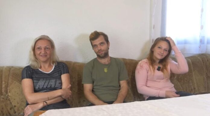 UPOZNAJTE SULTANA OD BOSNE! Elmedin živi sa dve žene, o tome je kaže MAŠTAO CEO ŽIVOT, a raspored u spavaćoj sobi im je HIT: Prvo sa jednom, pa onda sa drugom! UPOZNAJTE SULTANA OD BOSNE! Elmedin živi sa dve žene, o tome je kaže MAŠTAO CEO ŽIVOT, a raspored u spavaćoj sobi im je HIT: Prvo sa jednom, pa onda sa drugom!