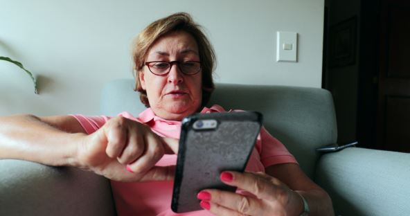 Za Ljubinku su govorili da nema gore žene, porodici činila samo zlo: Kad je pop Mirko s njom obavio razgovor, iz kuće je izašao bled Za Ljubinku su govorili da nema gore žene, porodici činila samo zlo: Kad je pop Mirko s njom obavio razgovor, iz kuće je izašao bled