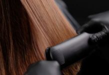 Želite savršeno ravnu kosu bez odlaska kod frizera Primenite pravilo od 200 stepeni i zaboravite na isušene krajeve Želite savršeno ravnu kosu bez odlaska kod frizera Primenite pravilo od 200 stepeni i zaboravite na isušene krajeve