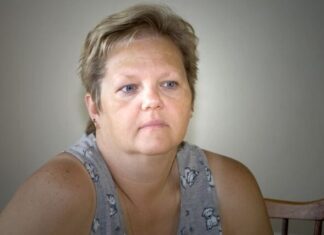 Žena iz Konjević Polja bacila svoju decu, da bi mogla da se preuda: Nakon par godina sina je srela ispred prodavnice i šokirala ga reakcijom Žena iz Konjević Polja bacila svoju decu, da bi mogla da se preuda: Nakon par godina sina je srela ispred prodavnice i šokirala ga reakcijom