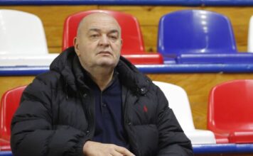 “Život je štetan po zdravlje” govorio je Duško Vujošević: A ovo su neki od njegovih najznačajnijih citata "Život je štetan po zdravlje" govorio je Duško Vujošević: A ovo su neki od njegovih najznačajnijih citata