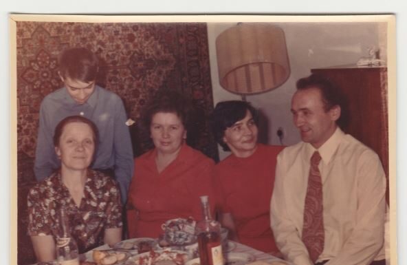 10 jugoslovenskih stavova zbog kojih ni danas ne možemo da napredujemo: Stalno nas vuku nazad 10 jugoslovenskih stavova zbog kojih ni danas ne možemo da napredujemo: Stalno nas vuku nazad