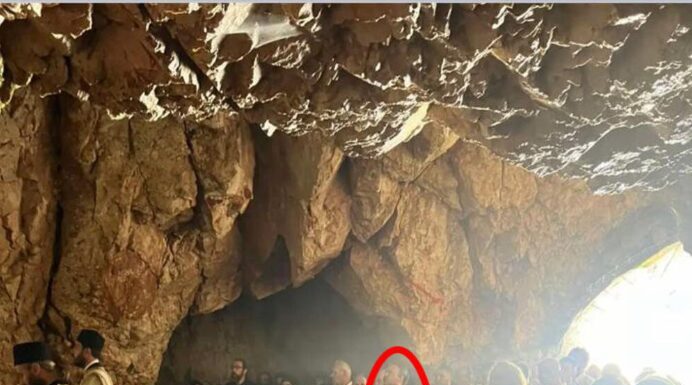 15 kilograma više i duga brada: Ovako danas izgleda Milan Stanković, pogledajte fotografiju iz manastira 15 kilograma više i duga brada: Ovako danas izgleda Milan Stanković, pogledajte fotografiju iz manastira