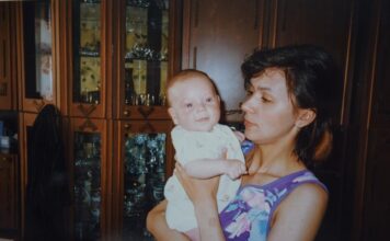 Adrijana je pozvala emisiju u potrazi sa majkom koja ju je napustila: Umesto toplog susreta dobila je šamar, pokajala se što ju je upoznala Adrijana je pozvala emisiju u potrazi sa majkom koja ju je napustila: Umesto toplog susreta dobila je šamar, pokajala se što ju je upoznala