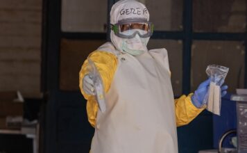 Amerika traži od Evrope da ograniči putovanja zbog ebole Amerika traži od Evrope da ograniči putovanja zbog ebole