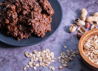 Brzi kolačići bez pečenja od čokolade i kikiriki putera: Jednostavan recept za ukusan keks Brzi kolačići bez pečenja od čokolade i kikiriki putera: Jednostavan recept za ukusan keks