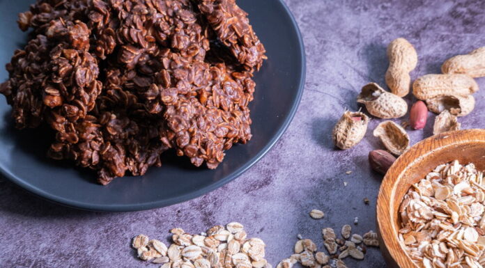 Brzi kolačići bez pečenja od čokolade i kikiriki putera: Jednostavan recept za ukusan keks Brzi kolačići bez pečenja od čokolade i kikiriki putera: Jednostavan recept za ukusan keks