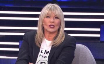 Brzo je prebojela njegovu smrt!! SUZANA JOVANOVIĆ uhvaćena u ZAGRLJAJU našeg popularnog pjevača!!! Brzo je prebojela njegovu smrt!! SUZANA JOVANOVIĆ uhvaćena u ZAGRLJAJU našeg popularnog pjevača!!!