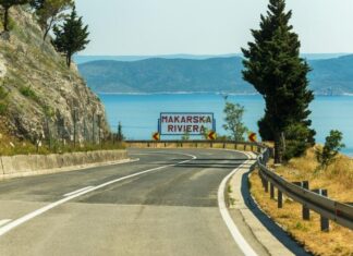 Centrotrans uvodi dodatne linije ka Jadranu: Dva dnevna polaska za Split i Makarsku rivijeru, poznate i cijene karata Centrotrans uvodi dodatne linije ka Jadranu: Dva dnevna polaska za Split i Makarsku rivijeru, poznate i cijene karata