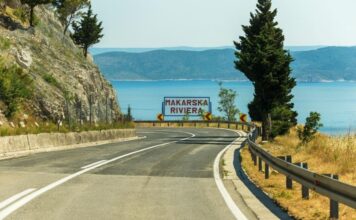 Centrotrans uvodi dodatne linije ka Jadranu: Dva dnevna polaska za Split i Makarsku rivijeru, poznate i cijene karata Centrotrans uvodi dodatne linije ka Jadranu: Dva dnevna polaska za Split i Makarsku rivijeru, poznate i cijene karata
