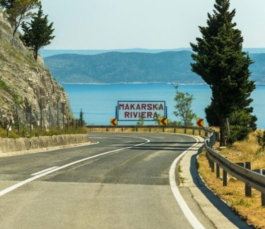 Centrotrans uvodi dodatne linije ka Jadranu: Dva dnevna polaska za Split i Makarsku rivijeru, poznate i cijene karata Centrotrans uvodi dodatne linije ka Jadranu: Dva dnevna polaska za Split i Makarsku rivijeru, poznate i cijene karata