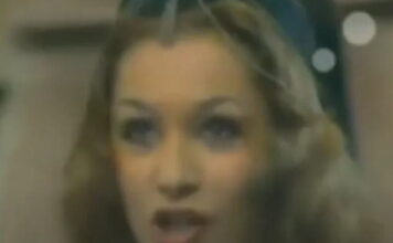 Čovek moćniji od Tita nudio joj zlato i vile po Beogradu da bi je odveo u krevet: Najlepša Jugoslovenka pravu ljubav osetila u 50-im s poznatim muzičarem Čovek moćniji od Tita nudio joj zlato i vile po Beogradu da bi je odveo u krevet: Najlepša Jugoslovenka pravu ljubav osetila u 50-im s poznatim muzičarem