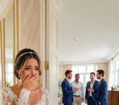 Čula je svog zaručnika kako priznaje izdaju nekoliko minuta prije vjenčanja… a ipak je otišla do oltara kako bi ga uništila. Čula je svog zaručnika kako priznaje izdaju nekoliko minuta prije vjenčanja… a ipak je otišla do oltara kako bi ga uništila.