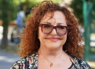 Da li se ovako oblači žena u šezdesetim? Ana Bekuta novim stajlingom izazvala haos na Instagramu, da li biste vi nosili ovo na glavi? (FOTO) Da li se ovako oblači žena u šezdesetim? Ana Bekuta novim stajlingom izazvala haos na Instagramu, da li biste vi nosili ovo na glavi? (FOTO)