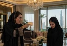Deset godina sam radila kao kućna pomoćnica u Dubaiju. Moji su poslodavci bili vrlo bogati, a ja sam cijelo to vrijeme naporno radila i ni jednom nisam pogriješila. Deset godina sam radila kao kućna pomoćnica u Dubaiju. Moji su poslodavci bili vrlo bogati, a ja sam cijelo to vrijeme naporno radila i ni jednom nisam pogriješila.
