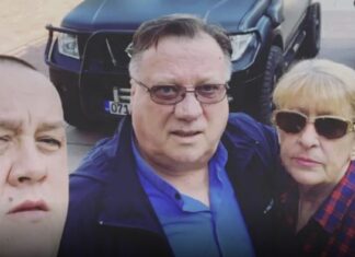 Dino slomljen nakon smrti majke, Bliska osoba obitelji Bešlić otkrila potresne detalje nakon Sejdine smrti: Dino ima suicidaIne misIi prate ga, jako je loše.. Dino slomljen nakon smrti majke, Bliska osoba obitelji Bešlić otkrila potresne detalje nakon Sejdine smrti: Dino ima suicidaIne misIi prate ga, jako je loše..