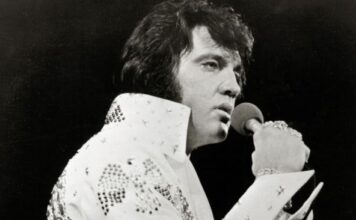 Elvis Prisli umro je na wc šolji u 42. godini: Bio je ukočen, a oči pune krvi, obdukcija je sve šokirala, a evo šta su mu pronašli u crevima Elvis Prisli umro je na wc šolji u 42. godini: Bio je ukočen, a oči pune krvi, obdukcija je sve šokirala, a evo šta su mu pronašli u crevima