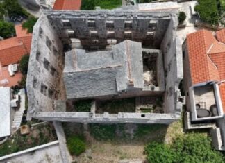Evo kako je nastala čuvena ‘kuća u kući: Jedinstven fenomen na prostoru bivše Jugoslavije Evo kako je nastala čuvena ‘kuća u kući: Jedinstven fenomen na prostoru bivše Jugoslavije